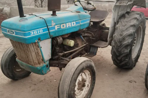 Tractor Ford F3610