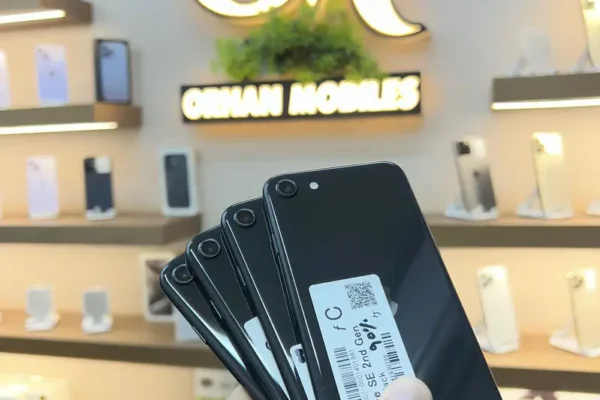 Iphone SE 2020 64 Gb PTA 90% paperkits Multan