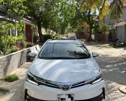Toyota corolla grande top of the line model 2020 Bumper to bumper orignal guranted 76k driven KARACHI
