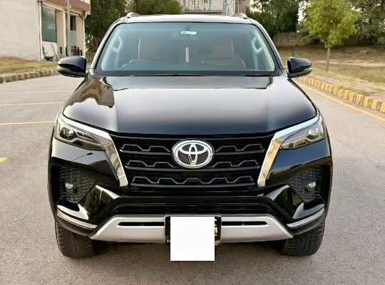 Toyota Fortuner Sigma 2022 Parking Sensors