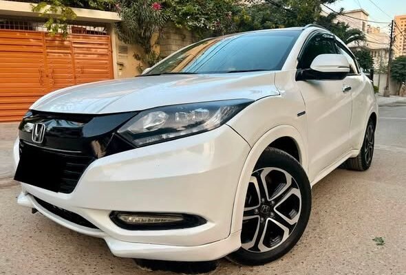 Honda Vezel (Z) Sensing 2014 Reg 2019 Pearl White Colour