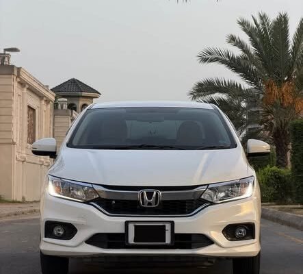 • Honda City 1.5L Aspire CVT LAHORE
