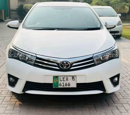 Toyota Altis 1.8 crusatomic Model 2015