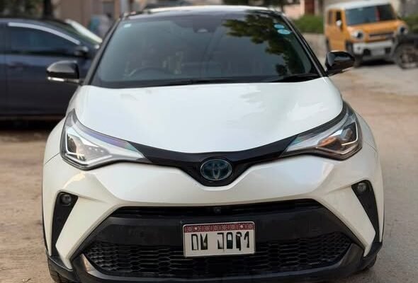 TOYOTA C-HR G – FOR SALE Toyota C-HR G Variant Model: 2020 Karachi