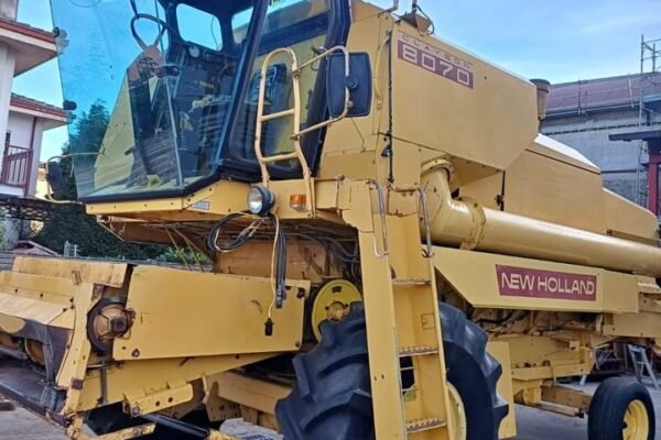 1986 New Holland 8070 Cutter 15 Fit