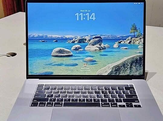 Mac Book Pro 2019 – Core i9 – 32 GB & 512 GB
