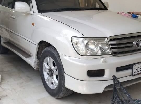 Cygnus Land Cruiser Sunroof V8 model 1999