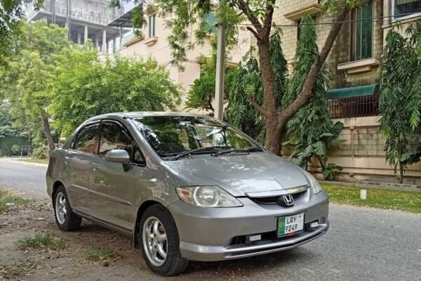 Honda city 2004 for sale in lahore