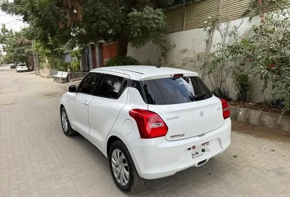 Suzuki Swift GL CVT Model 2022