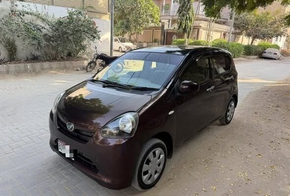 Daihatsu Mira LSA Model 2012/15 1st owner Full orignal paint guranted karachi