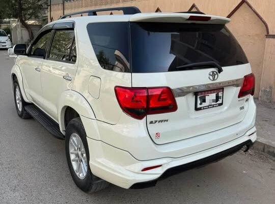 Toyota Fortuner 2.7 Petrol Model & Registration 2013 Karachi