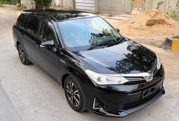 Toyota Corolla Fielder X Hybrid Model 2018 Karachi