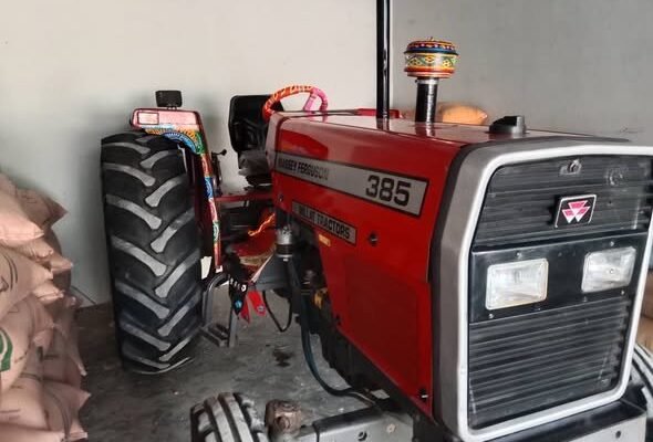 Massey Ferguson Tractor 385