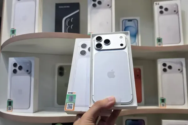 17 Pro Max Silver Approved KARACHI