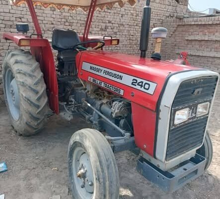 Massey Ferguson 240