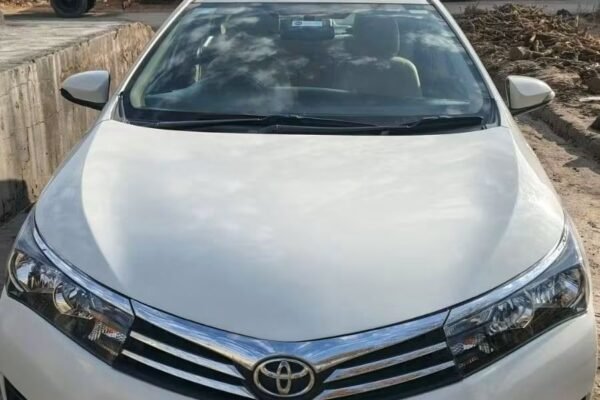 Toyota corolla GLI 2015 perfect condition Demand 35 lak