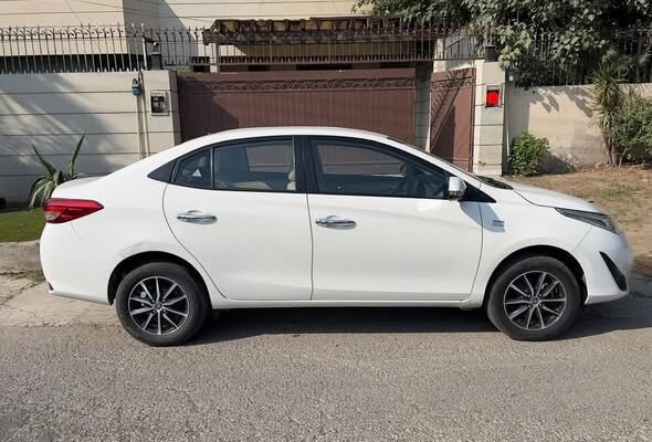 Toyota Yaris ATIV X CVT 1.5 2022 model for sale.