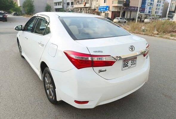 Toyota Grande 2016 Automatic/Sunroof 2nd Owner Only 127,000kms in Outclass