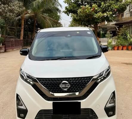 Nissan Dayz Highway Star S-Hybrid Full Option.
