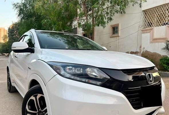 Honda Vezel Z Sensing pearl white