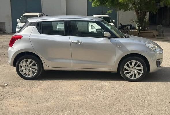 SUZUKI SWIFT 1.2 GLX CVT 2025