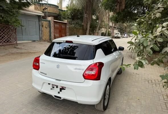 Suzuki swift Dlx Model : 2016