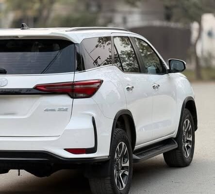 Toyota Variant : Fortuner Sigma 4 Model : 2018 Mileage : 74000km