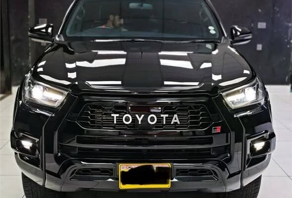 Toyota hilux revo Gr’s Black colour