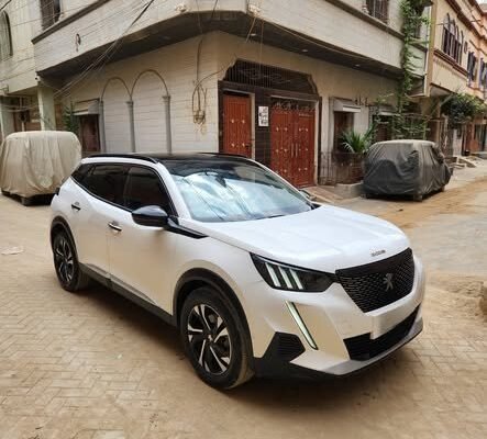 PEUGEOT 2008 ALLURE (Top of the line)