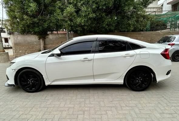 Honda civic ug ( Red Meter) 2018